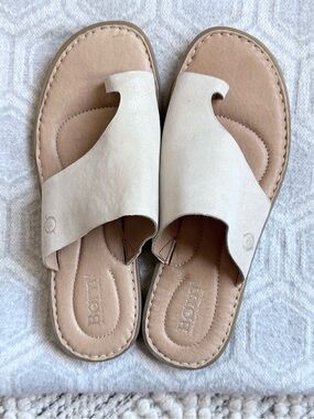 Born Inti Leather Sandals Metallic Champagne Toe Loop Slip On Comfort Women’s 8